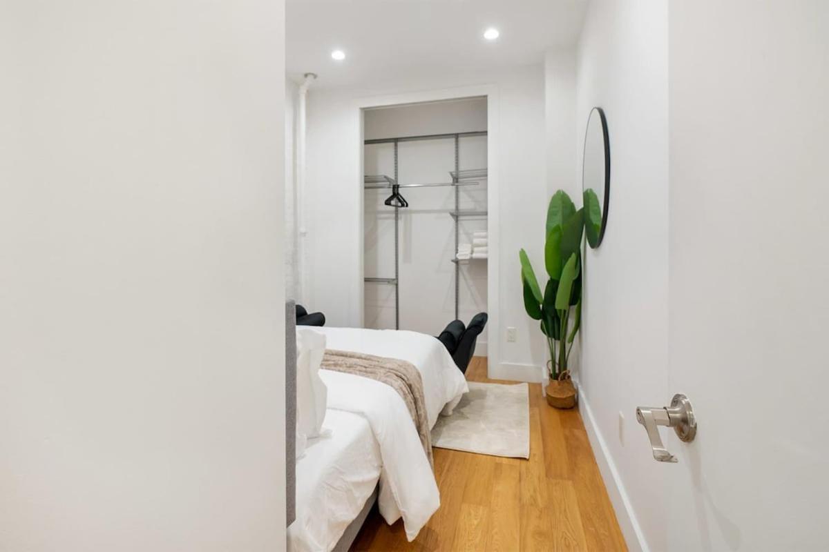 1290-6 Newly Renovated 2 Bedrooms In Ues Apartment