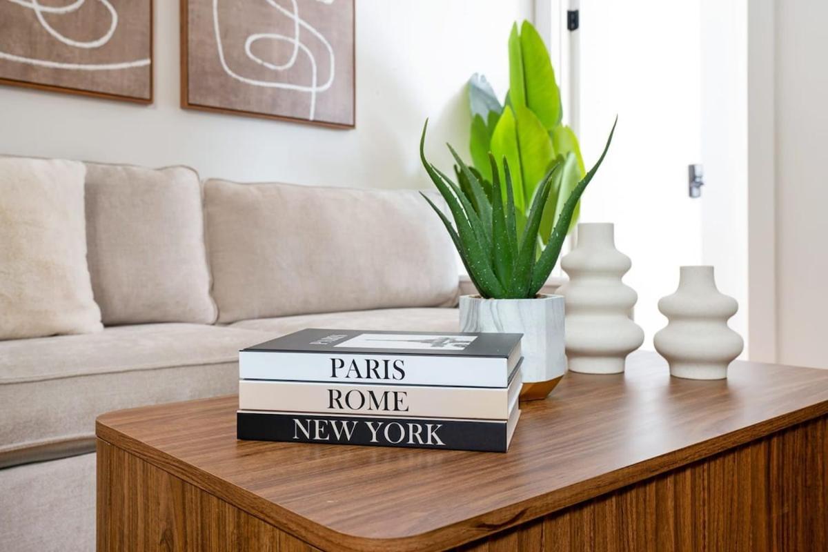 1290-6 Newly Renovated 2 Bedrooms In Ues Apartment