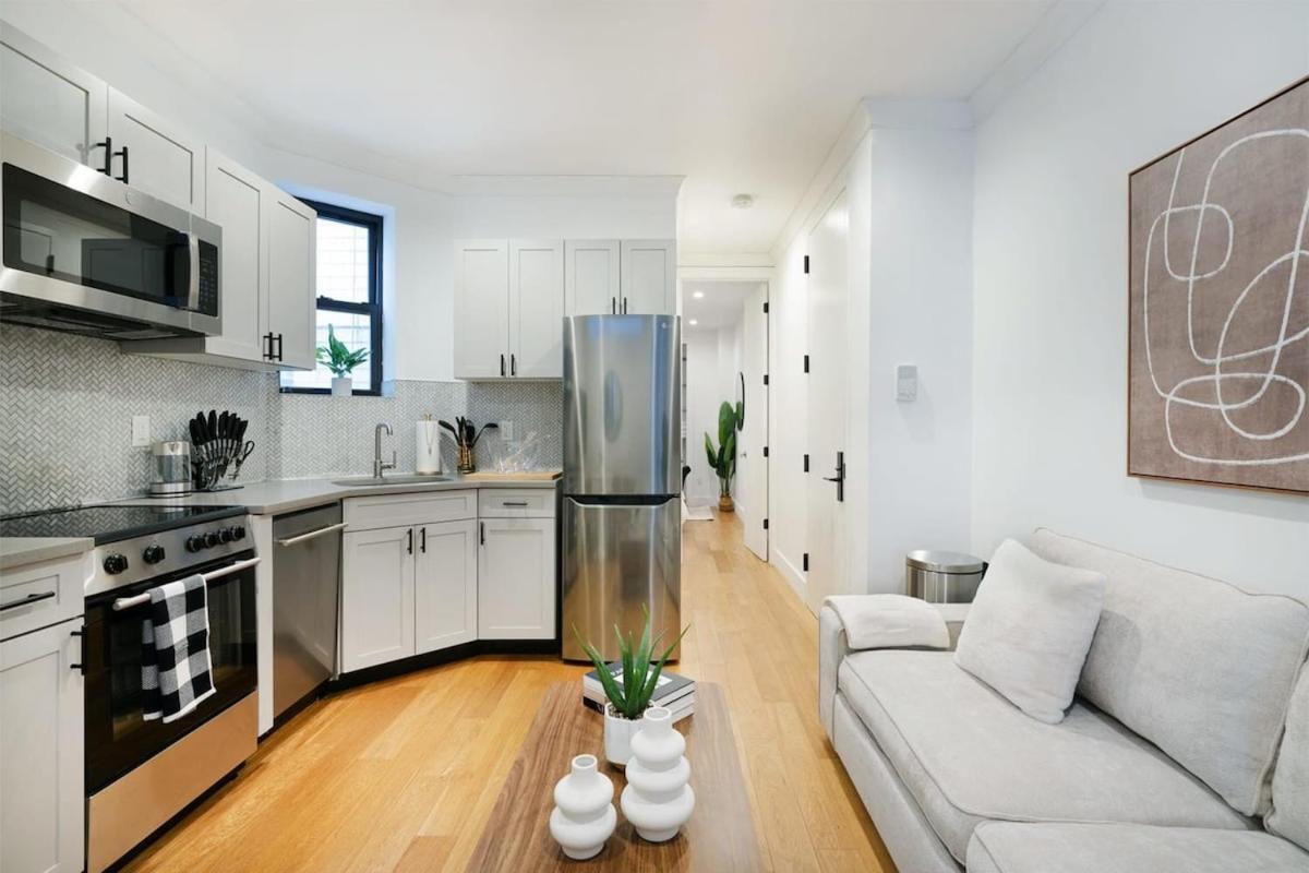 Apartment 1290-6 Newly Renovated 2 Bedrooms In Ues *